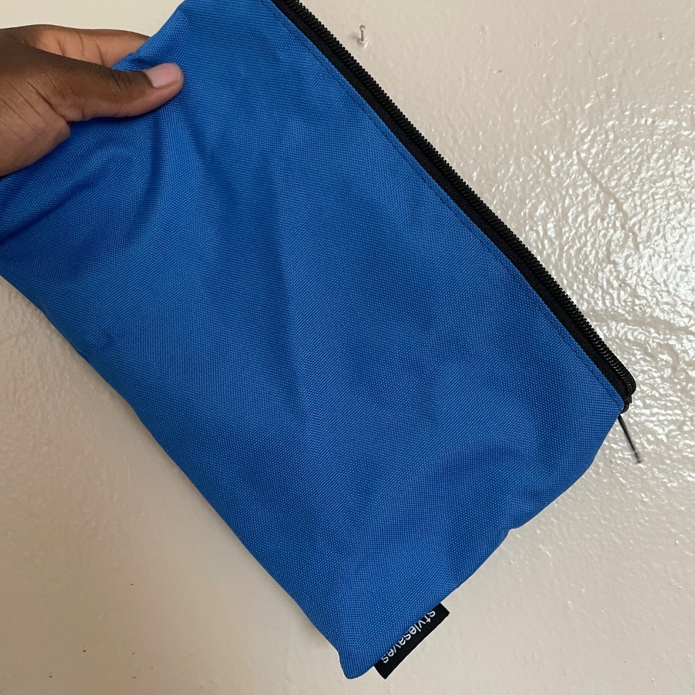 Essential Backpack - Picture 7 of 8